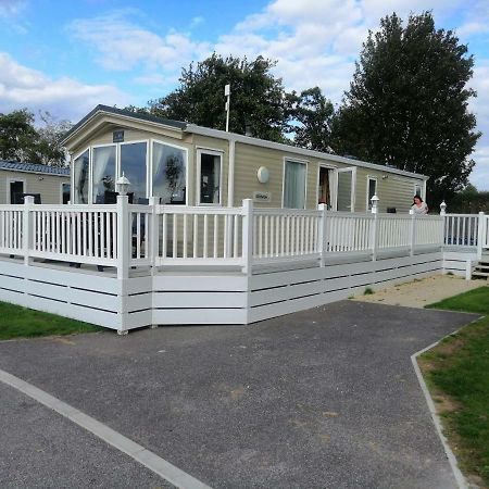 Caravan For Rent At Tattershall Holiday Park Bagian luar foto