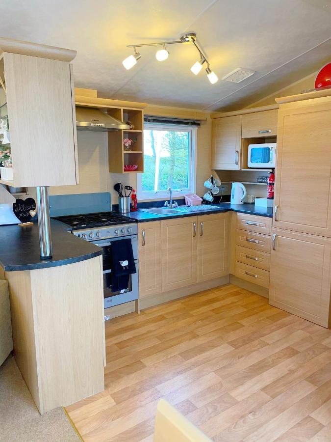 Caravan For Rent At Tattershall Holiday Park Bagian luar foto