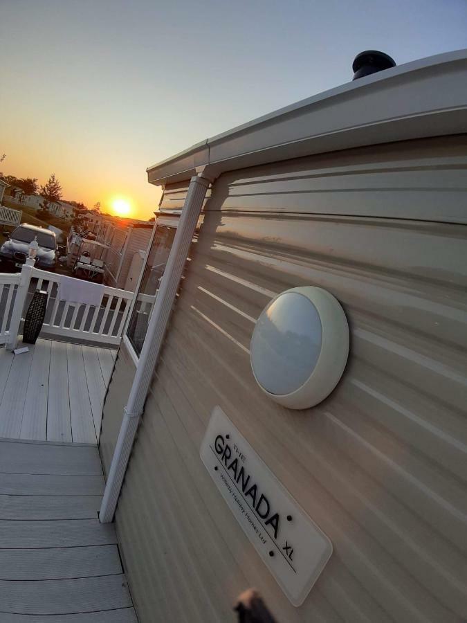 Caravan For Rent At Tattershall Holiday Park Bagian luar foto