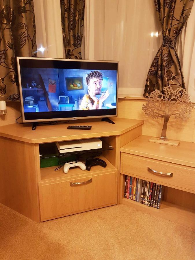Caravan For Rent At Tattershall Holiday Park Bagian luar foto