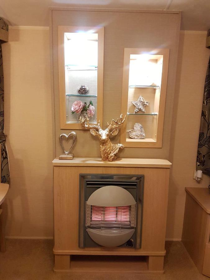 Caravan For Rent At Tattershall Holiday Park Bagian luar foto