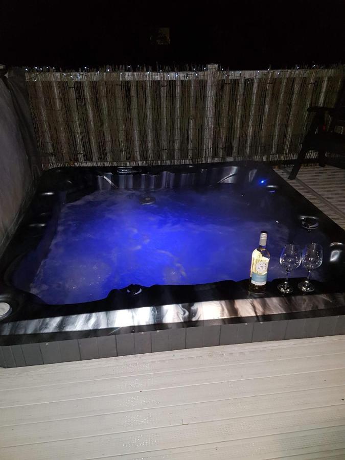 Caravan For Rent At Tattershall Holiday Park Bagian luar foto